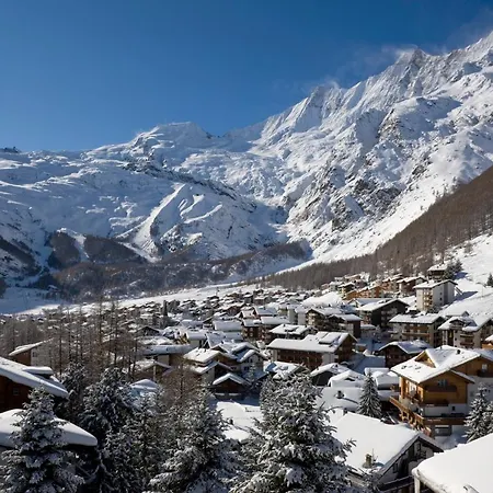 Joli Studio Fraichement Renove A Cote Des Pistes サース フェー